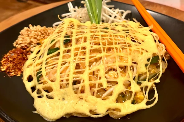 Toss Pad Thai 